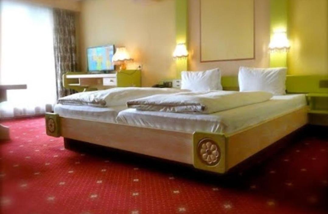 Das Kronen Hotel Ζέεφελντ Εξωτερικό φωτογραφία